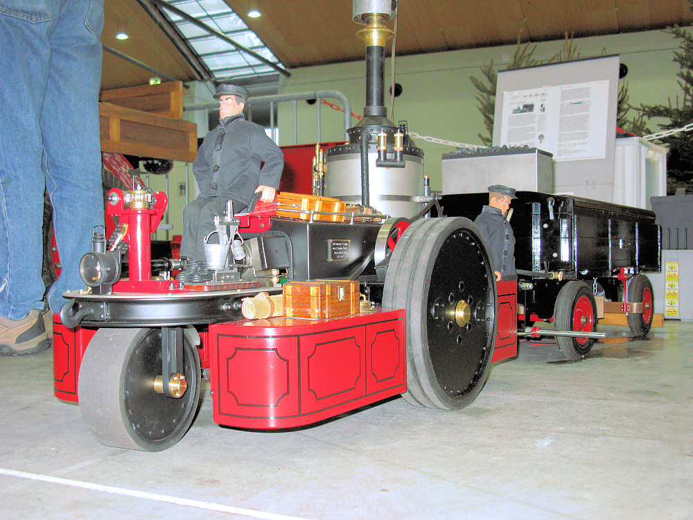 Robert William Thomson Dampfzugmaschine mit Luftreifen, gebaut im Orginal 1869, Modell im Maßstab 1:8 von Norbert Westphal, Hallentreffen Karlsruhe Januar 2013.