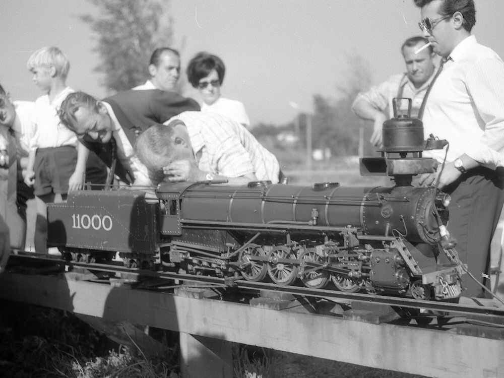 Lok 11000 (Spur 3) von Paul Reithmaier, Grosskarolinenfeld. DBC-D Treffen Baierbach am Simssee September 1969.