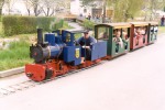 Personenzug mit der Lok D&uuml;rmentingen auf der Dorfstrasse 2004